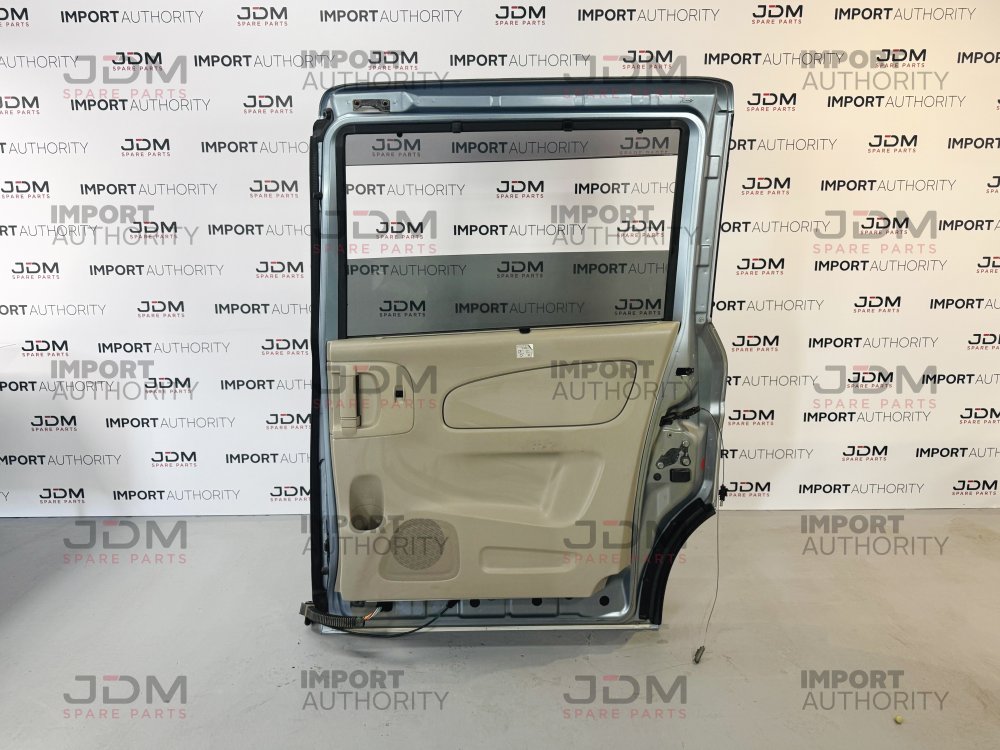 RH REAR SLIDING DOOR SHELL (DRIVER REAR) - USED